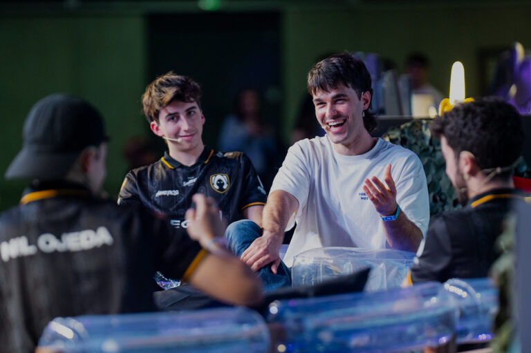 Jugadores en evento Encom