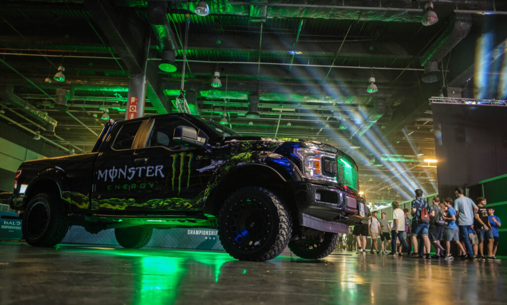 Coche Monster Energy